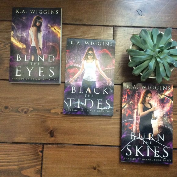 Signed Paperbacks Complete Trilogy: Threads of Dreams 1-3, Canadian YA Fantasy - Picture 1 of 7